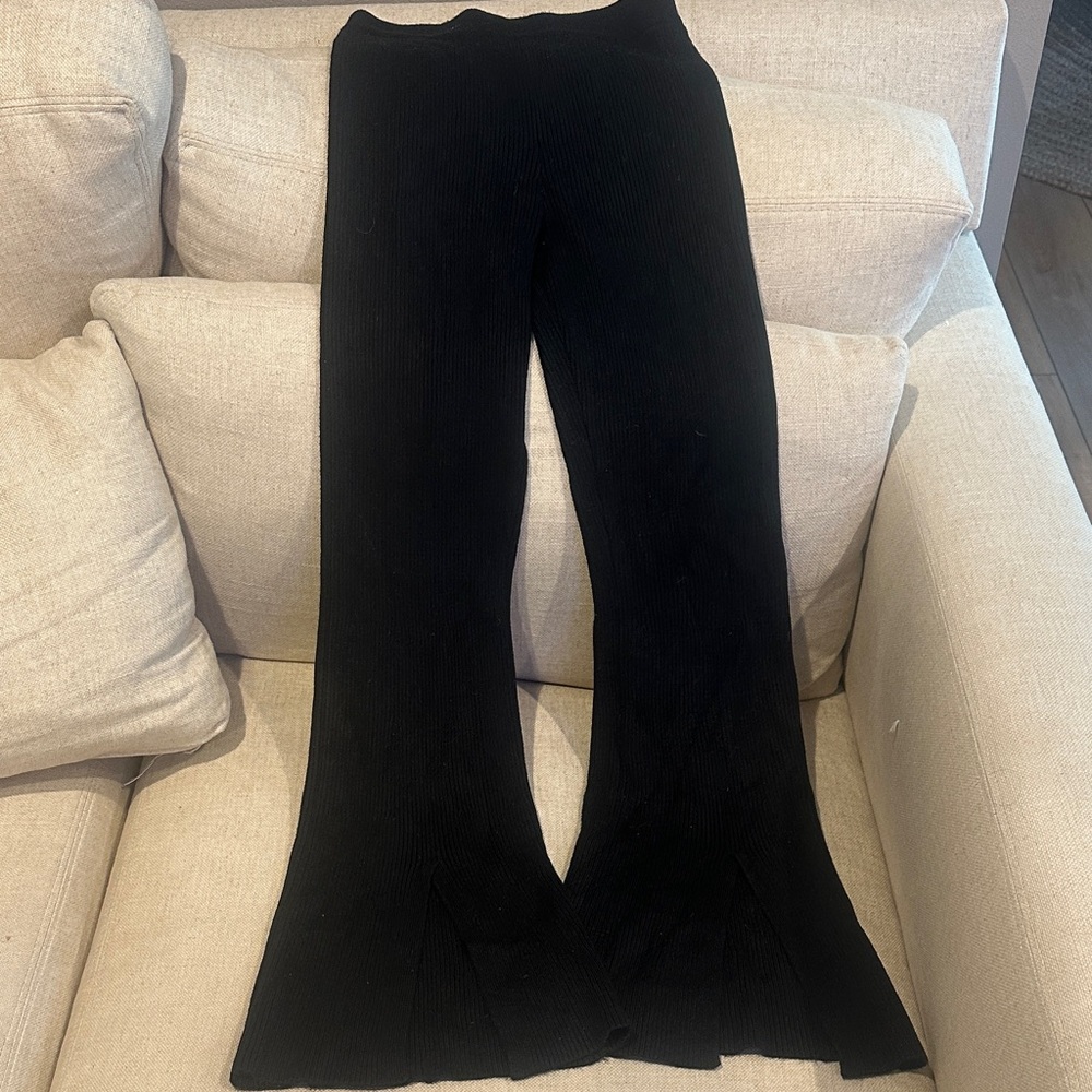 Coveted Abercrombie and Fitch black flared knit bottoms cute split leg detail